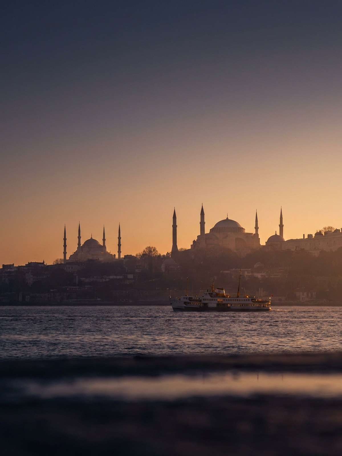Istanbul — Vol. 0 · No. 09 photograph cover